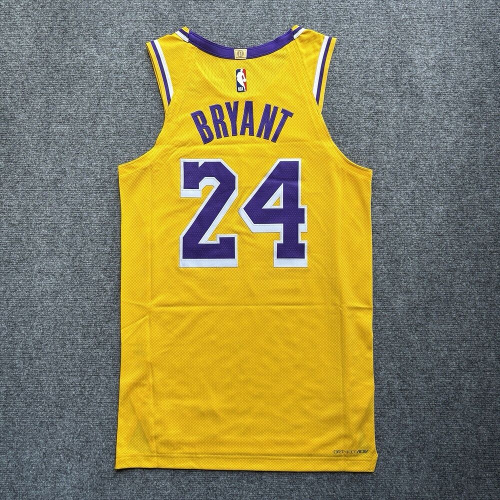 Nike Los Angeles Lakers Kobe Bryant Authentic Jersey Dri-fit Size 40 DM6028-732